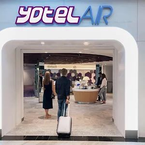 Hotel Yotelair Changi Airport Landside, Singapore